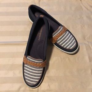 Grasshoppers Ortholite Slip On Sneaker Navy EUC